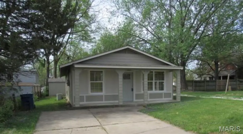 415 Montgomery Street, Saint Charles, MO 63301 - #1