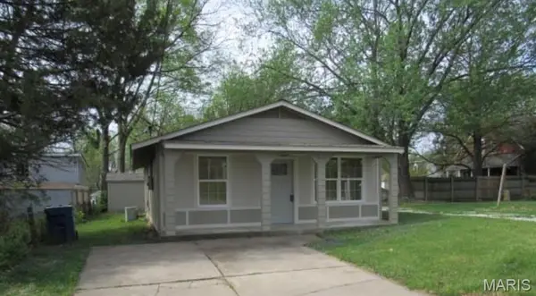 415 Montgomery Street, St Charles, MO 63301