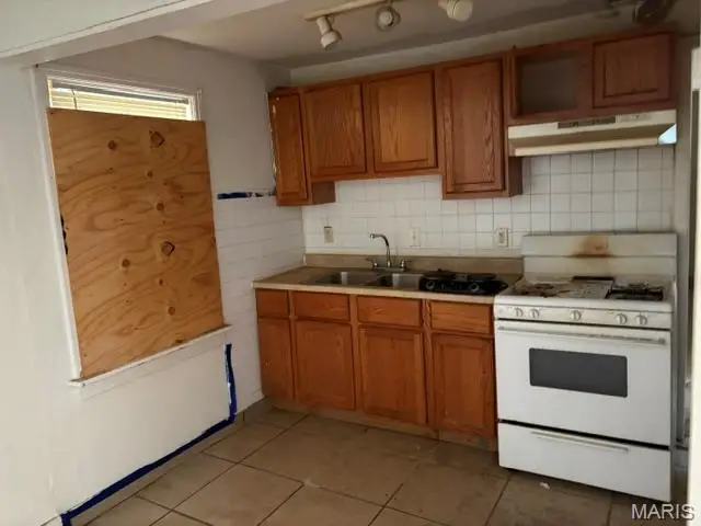 422 S Harvey Avenue, Saint Louis, MO 63135 - #2