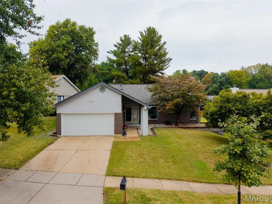12215 Foxpoint Drive, Maryland Heights, MO 63043 - #2