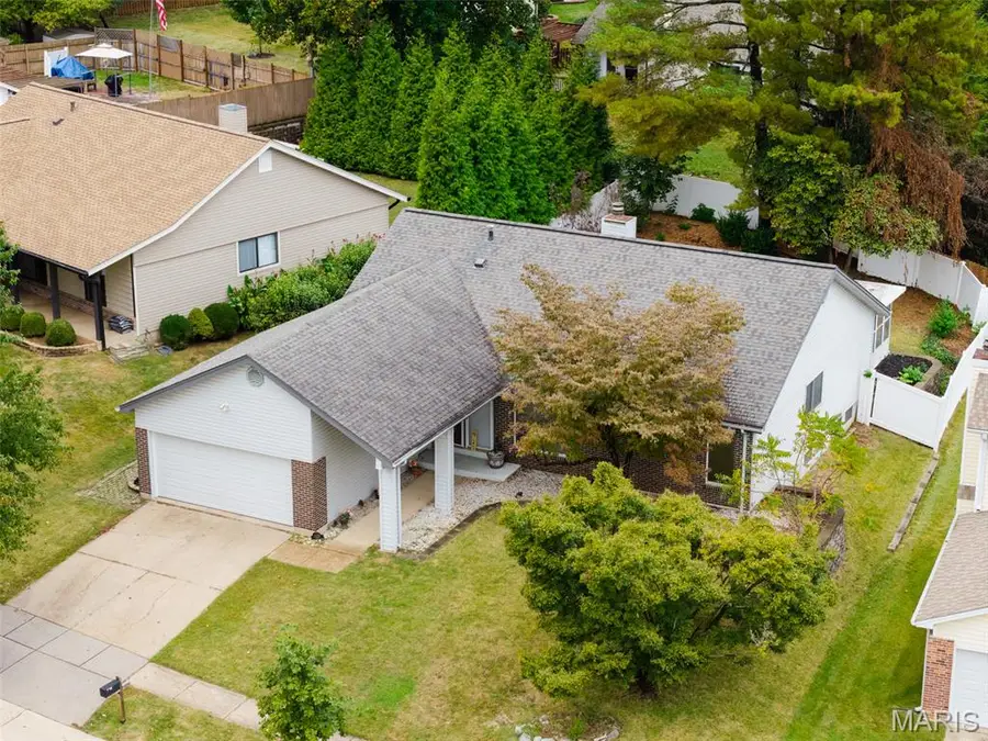 12215 Foxpoint Drive, Maryland Heights, MO 63043 - #3