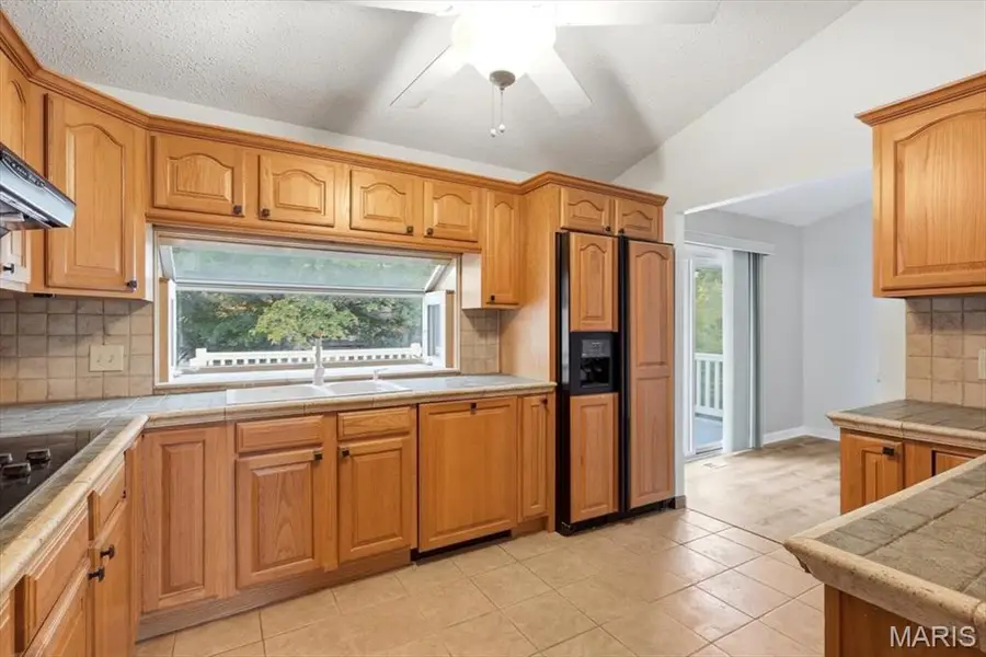 12243 Foxpoint Drive, Maryland Heights, MO 63043 - #3