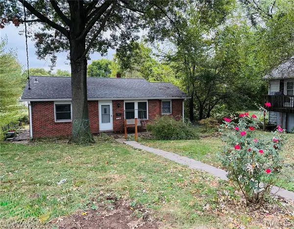 2306 Valleyview Drive, Alton, IL 62002