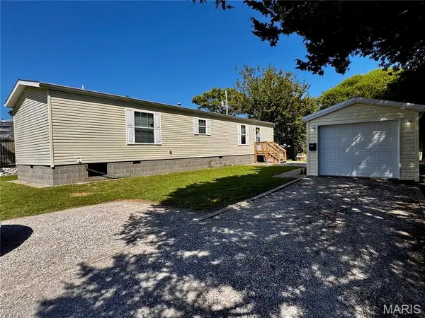 909 Veterans Street, Red Bud, IL 62278