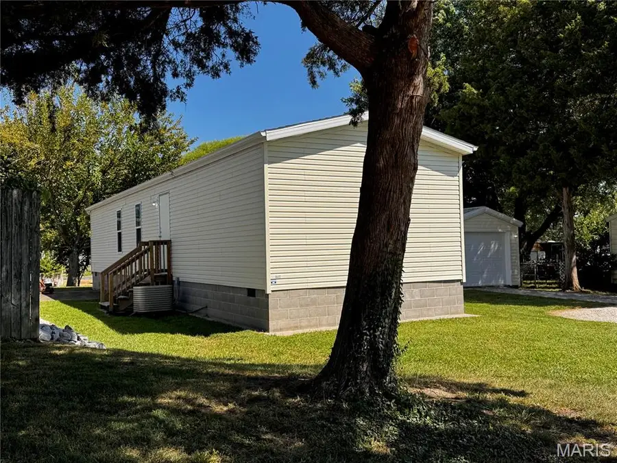 909 Veterans Street, Red Bud, IL 62278 - #2