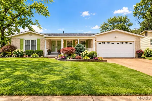 2130 Bienville Drive, Florissant, MO 63031