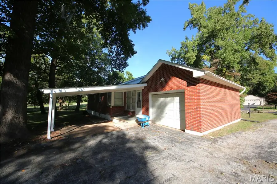 90 Green Acres Road, Saint Louis, MO 63137 - #3