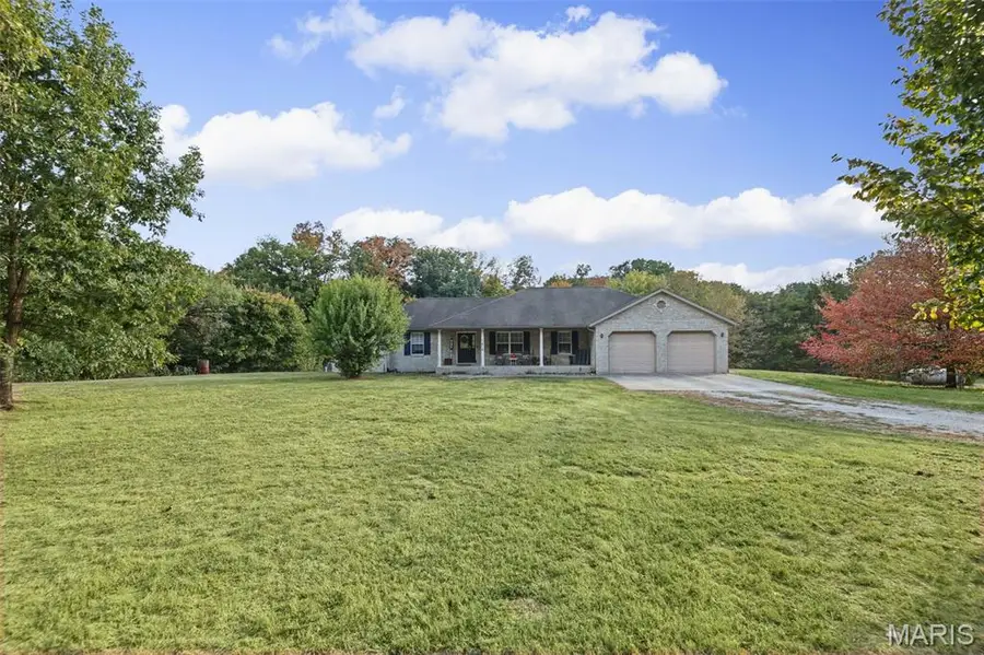 1416 Hidden Acres Lane, Highland, IL 62249 - #2
