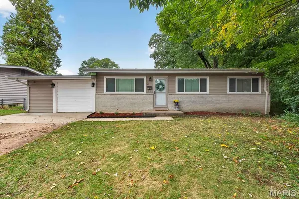 25 Saint Henry Court, St Charles, MO 63301