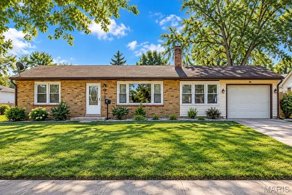 7 Santa Cruz Drive, Florissant, MO 63031