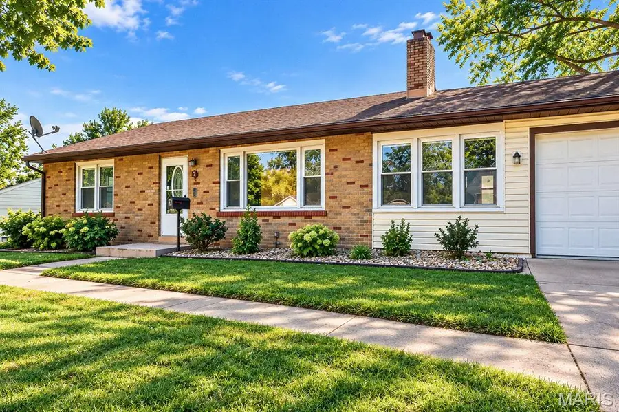 7 Santa Cruz Drive, Florissant, MO 63031 - #3