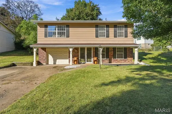 2391 Wesglen Estates Drive, Maryland Heights, MO 63043