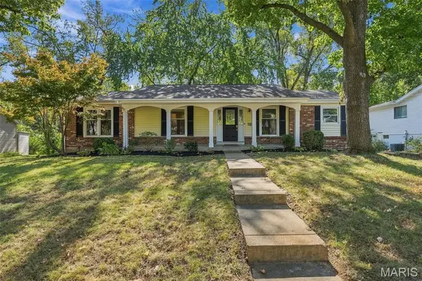 11868 Shallowbrook Drive, St Louis, MO 63146