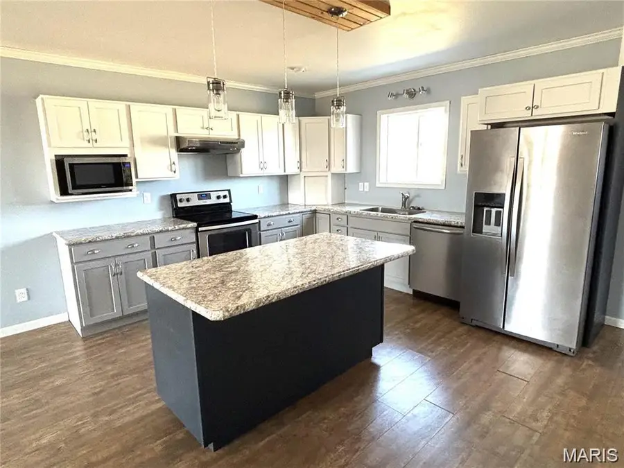 207 S 7th Street, Mulberry Grove, IL 62262 - #2