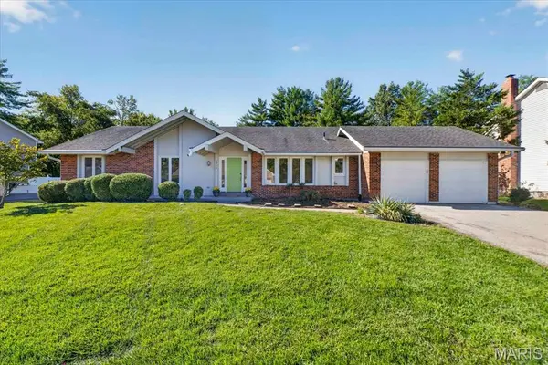 1455 Sycamore Manor Drive, Chesterfield, MO 63017
