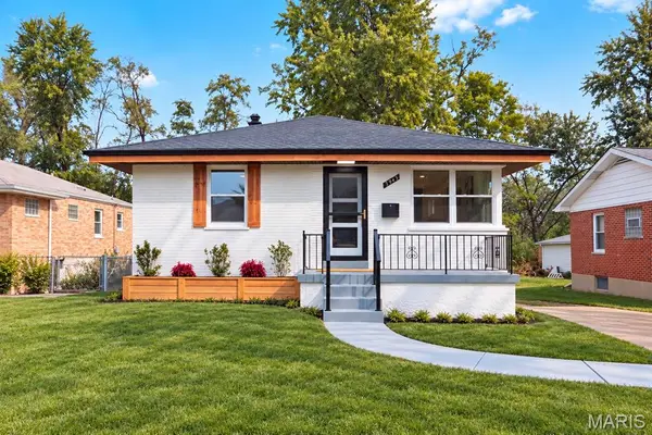 3943 E Dallas Court, St Louis, MO 63125