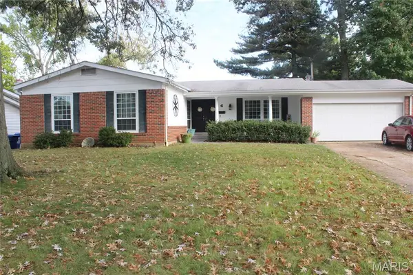 6 Cornflower Court, Florissant, MO 63033