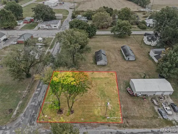 112 W Elm Street, Baldwin, IL 62217