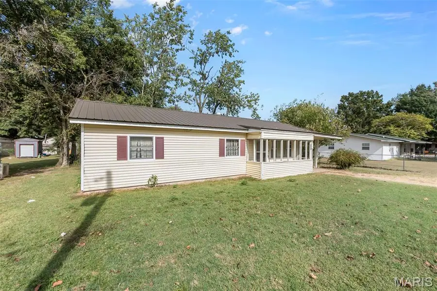 412 E Union Street, Clarkton, MO 63837 - #2