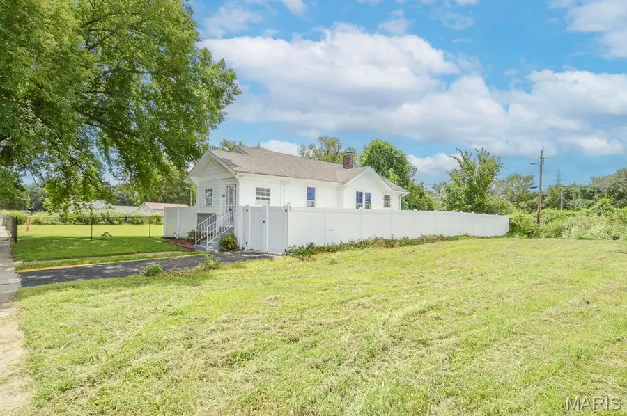 1848 Gaty Avenue, East Saint Louis, IL 62205 - #3