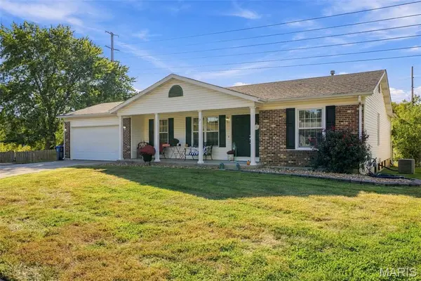 7 Cherrywood Court, St Peters, MO 63376