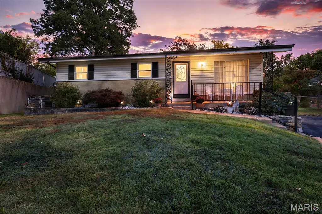 10905 Hampshire Manor Court, Saint Louis, MO 63123 - #1