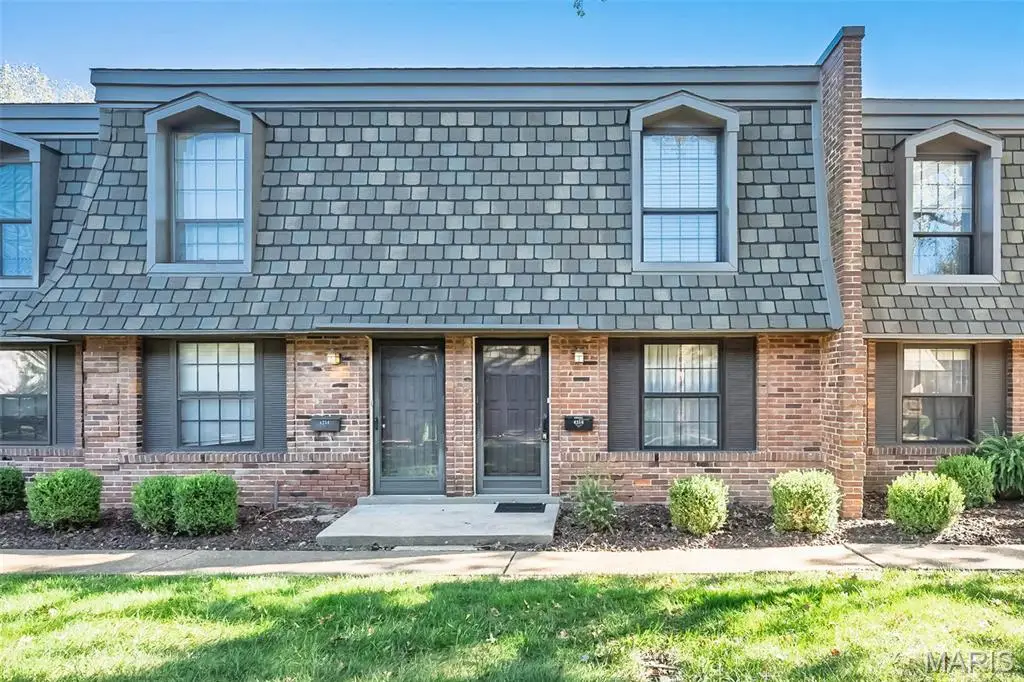 4256 Eiffel Drive, Saint Louis, MO 63125 - #1