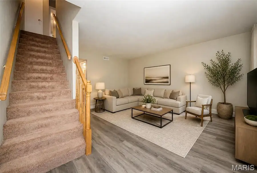 4256 Eiffel Drive, Saint Louis, MO 63125 - #3