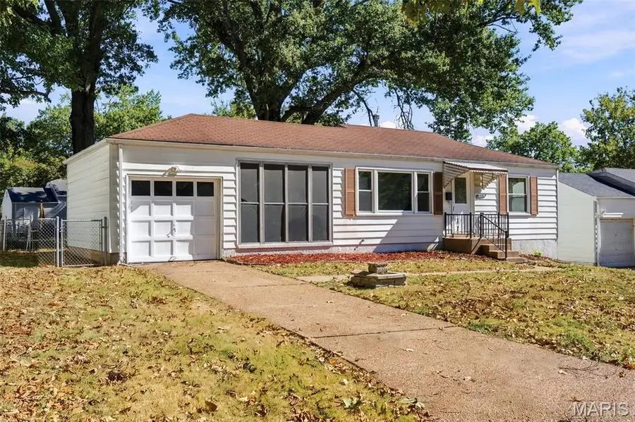 10204 Tappan Drive, Bellefontaine Neighbors, MO 63137 - #2