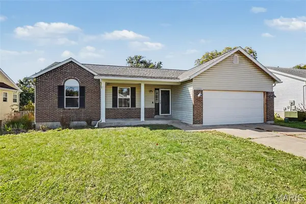 717 Woodland Ridge Drive, St Peters, MO 63376