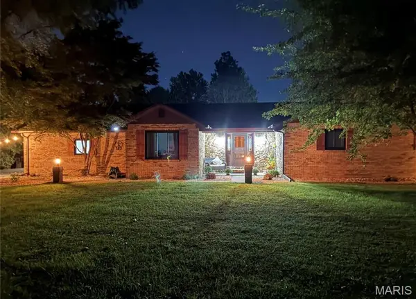 2001 Tiffany Lane, Belleville, IL 62223