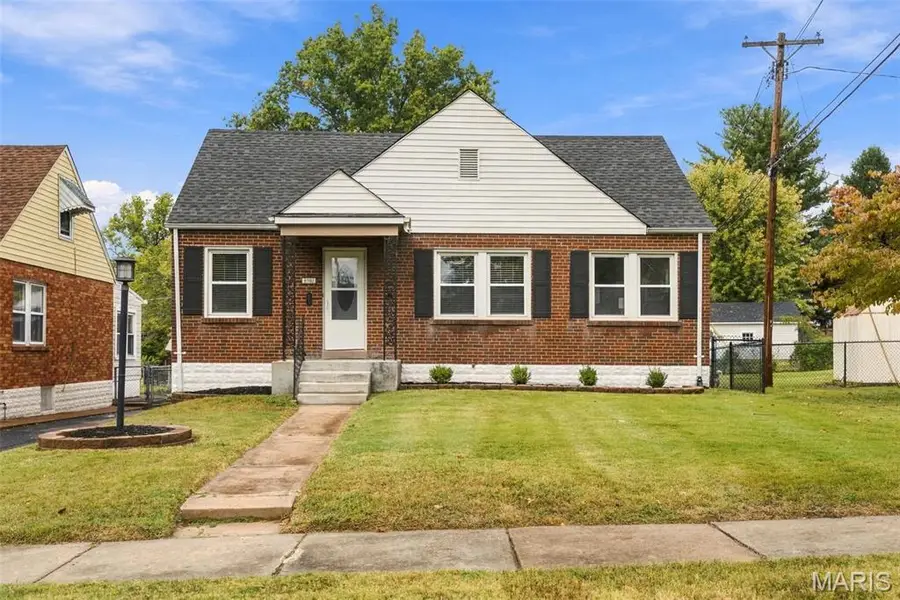 8901 Oneida Lane, Saint Louis, MO 63114 - #2