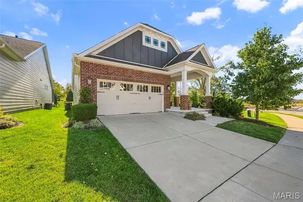 17064 Fire Glow Drive, Wildwood, MO 63011