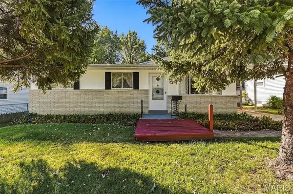 8622 North Avenue, St John, MO 63114