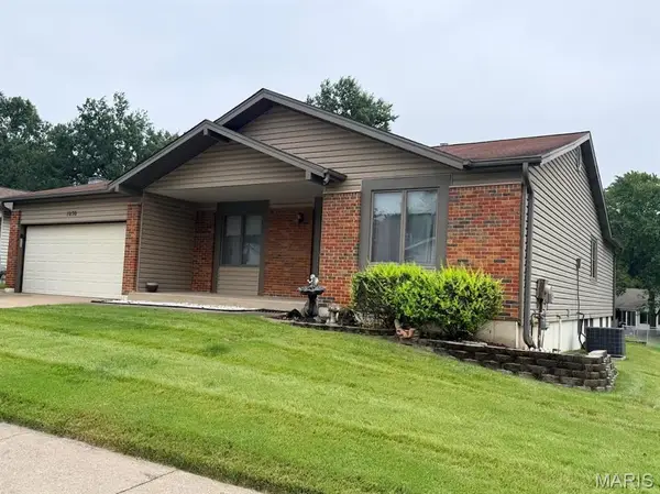 1030 Timberwood Trails Drive, Florissant, MO 63031