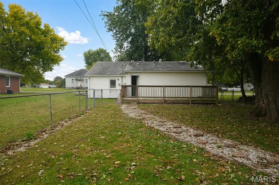 305 W 4th South Street, Mount Olive, IL 62069 - #3