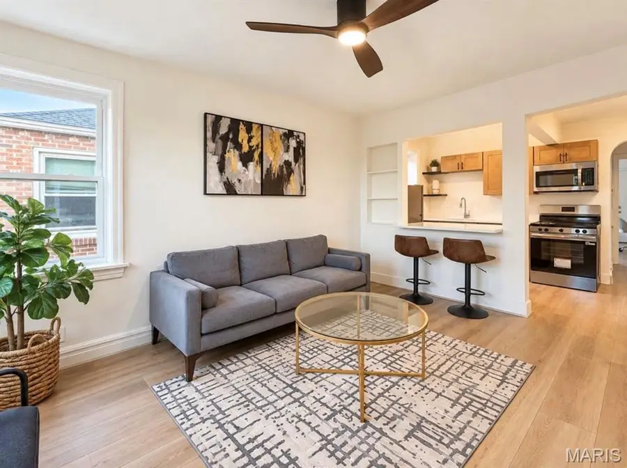 4158 Fairview Avenue, Saint Louis, MO 63116 - #2