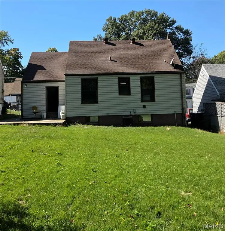 3224 Rex Avenue, Breckenridge Hills, MO 63114 - #2