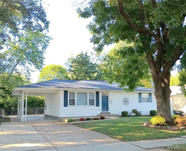 23 Manor Drive, Florissant, MO 63031