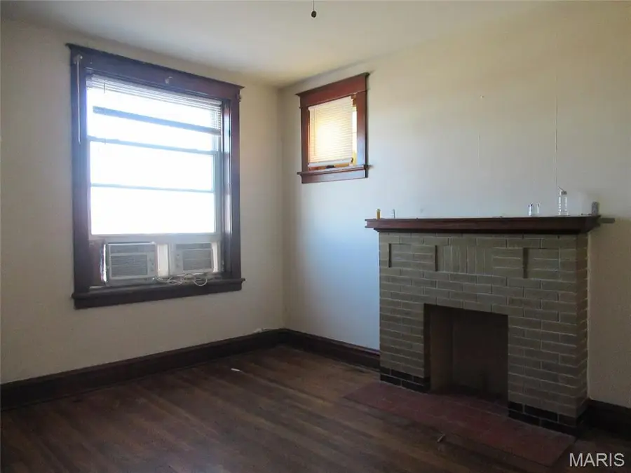 4278 E Sacramento Avenue, Saint Louis, MO 63115 - #2