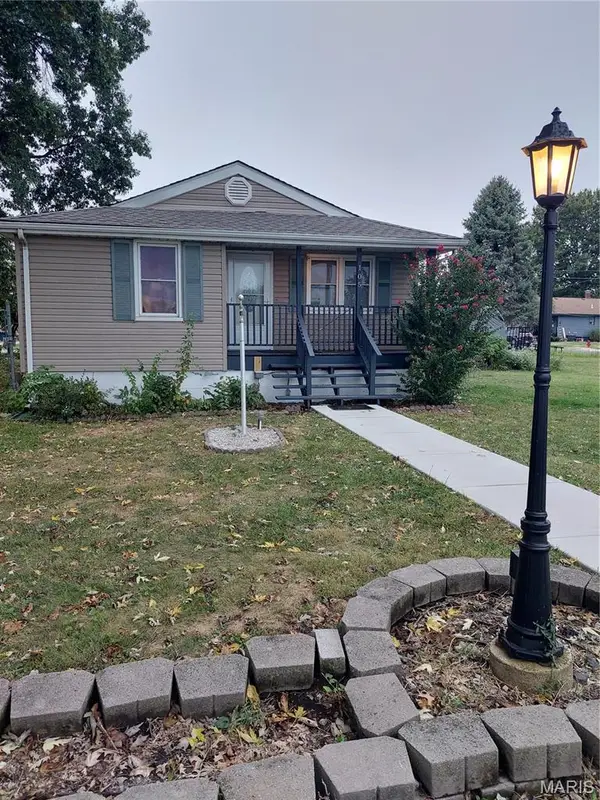 105 S Olive Street, Hartford, IL 62048