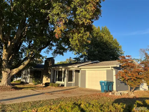 1614 Lindenwood Avenue, Edwardsville, IL 62025