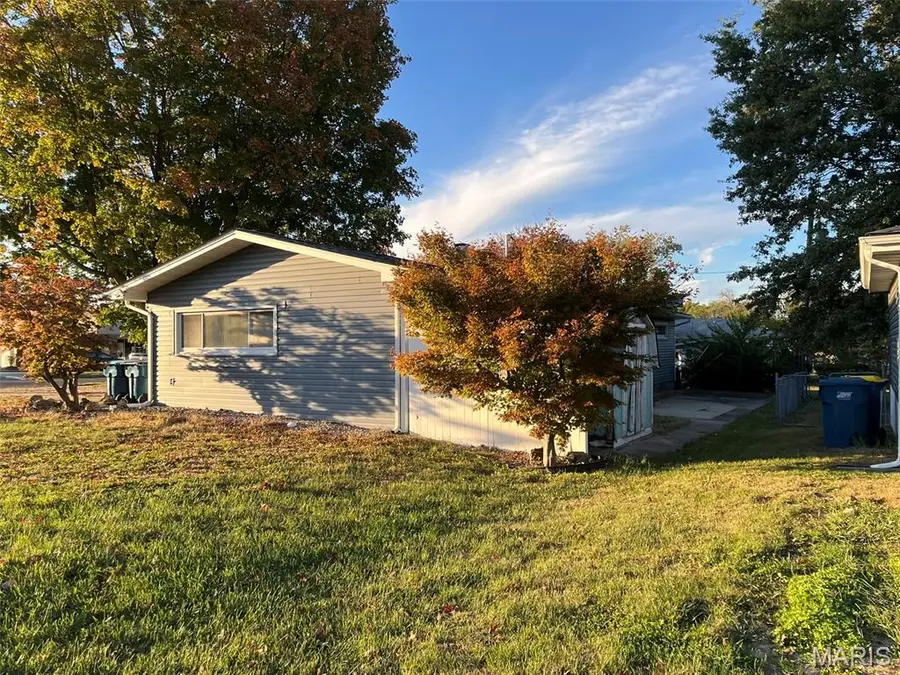 1614 Lindenwood Avenue, Edwardsville, IL 62025 - #2