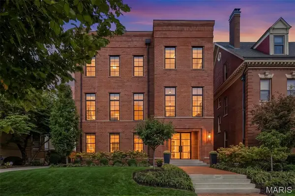4469 Westminster Place, St Louis, MO 63108