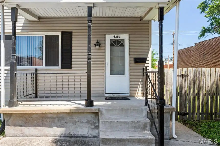 4253 Swan Avenue, Saint Louis, MO 63110 - #2