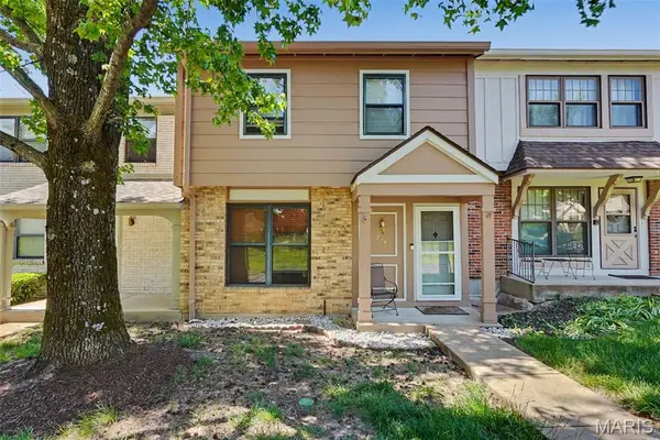 2431 Hidden Meadow Lane, Ballwin, MO 63021