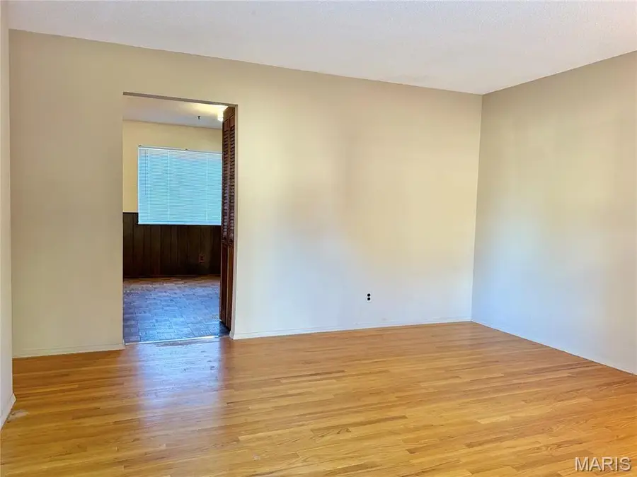 11716 Hollycrest Drive, Maryland Heights, MO 63043 - #2