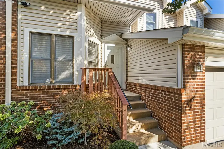 1024 N Spoede Road, Creve Coeur, MO 63146 - #2