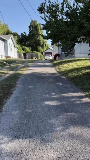 8109 Allen Avenue, Saint Louis, MO 63114 - #3
