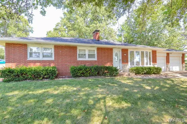 1244 N Evergreen Lane, Columbia, IL 62236